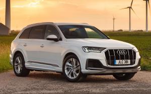 Audi Q7 55 TFSI e Quattro S-Line (4M) (UK) '2020